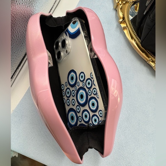 🆕 LULU GUINNESS 🧿 NWOT Iconic Lips Perspex Clutch - Blush Pink - Picture 16 of 16